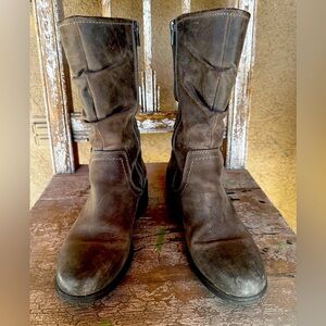 Clarks leather boots grey